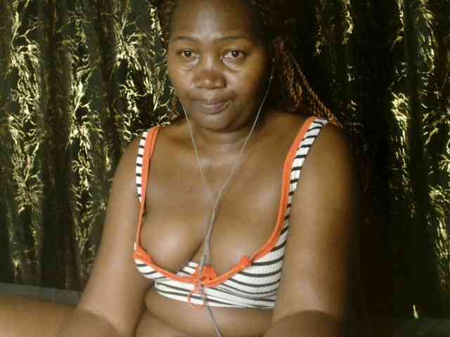 Sexxy-pretty24 webcam