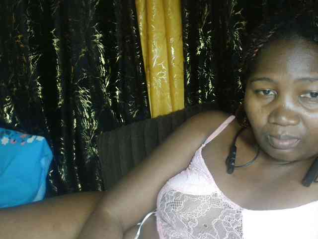 Sexxy-pretty24 webcam