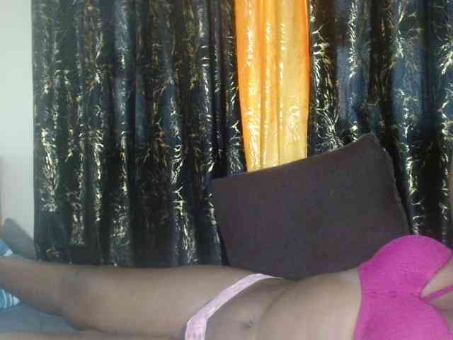 Sexxy-pretty24 webcam