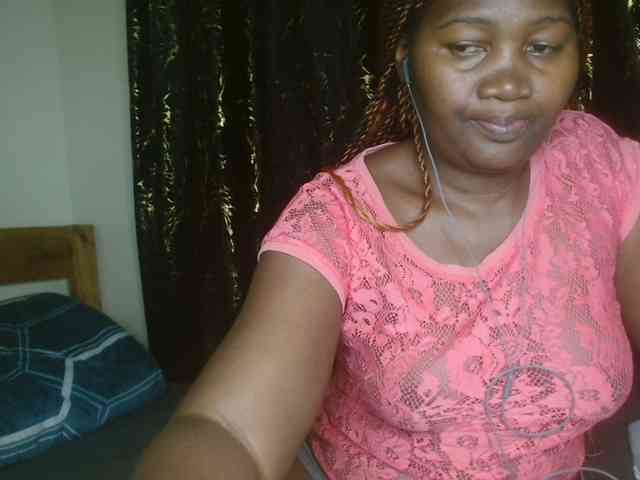 Sexxy-pretty24 webcam