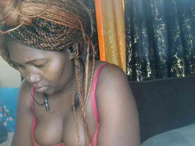 Sexxy-pretty24 webcam