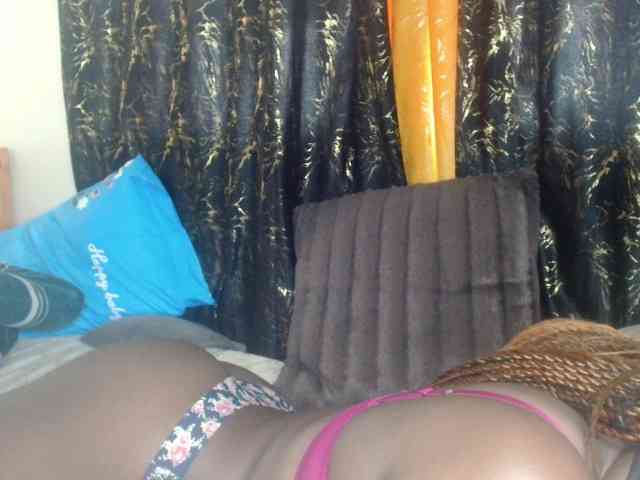 Sexxy-pretty24 webcam