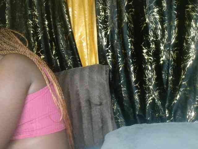 Sexxy-pretty24 webcam