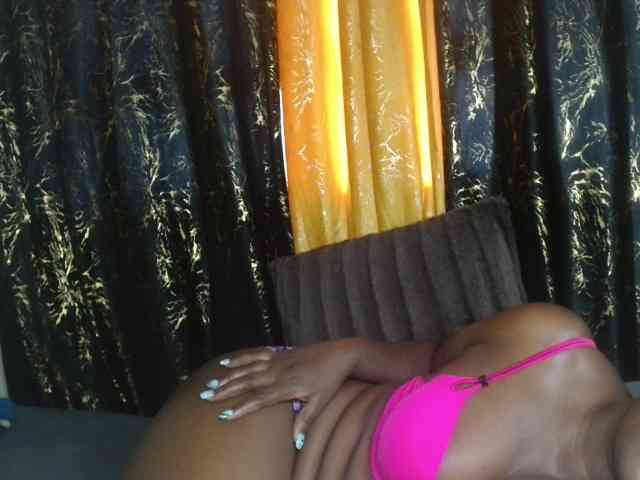Sexxy-pretty24 webcam