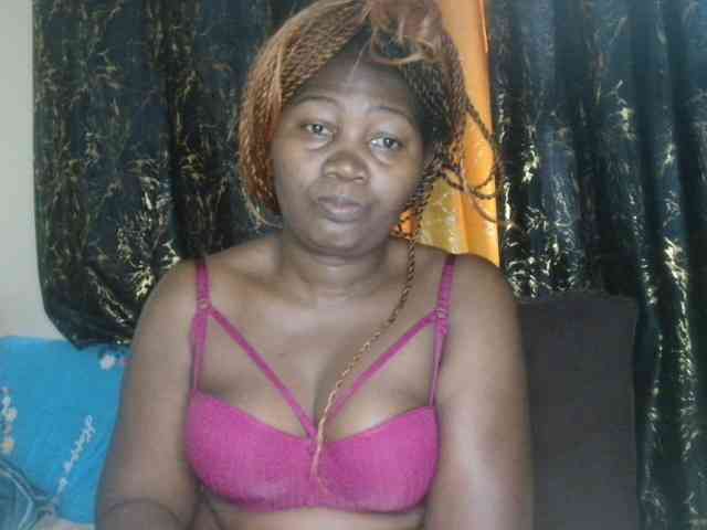 Sexxy-pretty24 webcam
