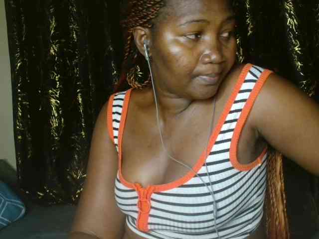 Sexxy-pretty24 webcam