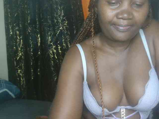 Sexxy-pretty24 webcam