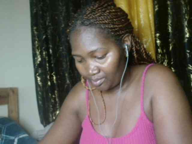 Sexxy-pretty24 webcam