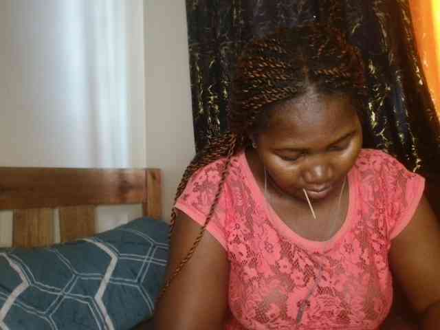 Sexxy-pretty24 webcam