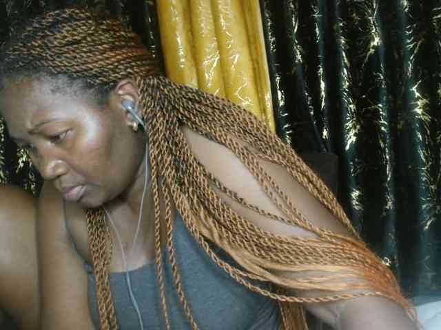 Sexxy-pretty24 webcam