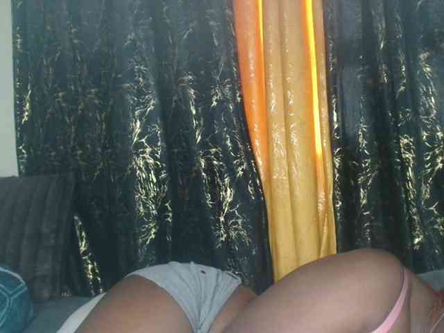 Sexxy-pretty24 webcam