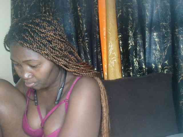 Sexxy-pretty24 webcam