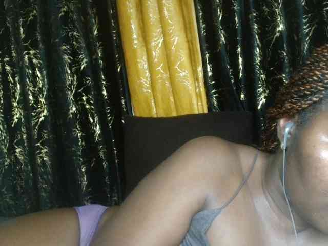 Sexxy-pretty24 webcam