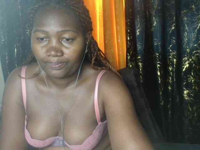 Sexxy-pretty24 webcam