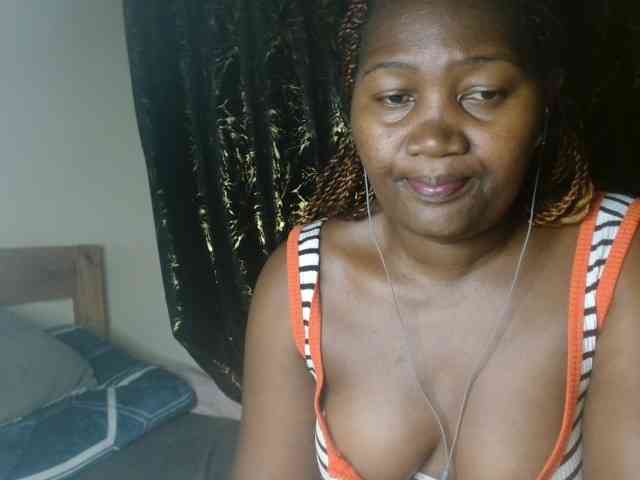 Sexxy-pretty24 webcam