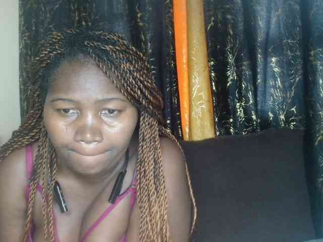 Sexxy-pretty24 webcam