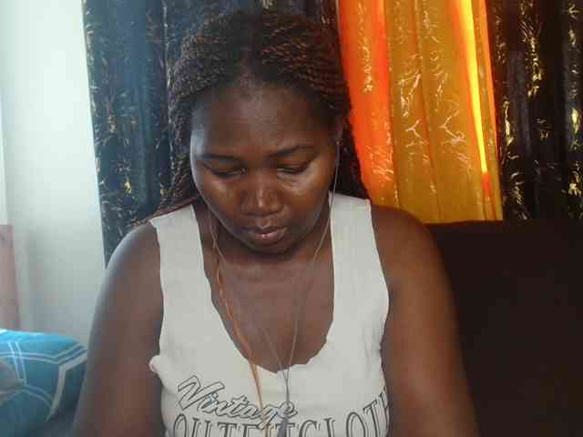 Sexxy-pretty24 webcam