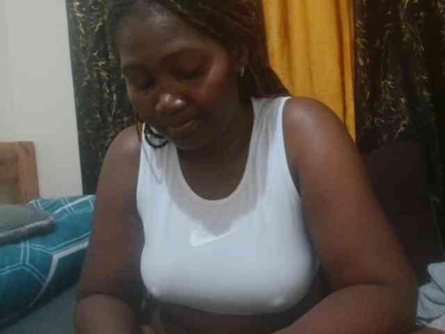 Sexxy-pretty24 webcam