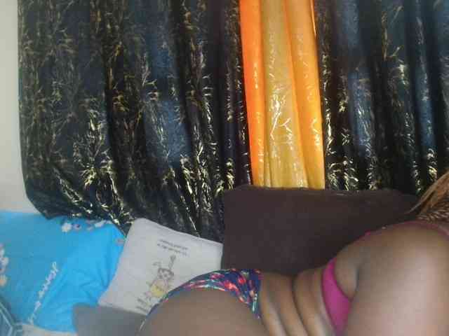Sexxy-pretty24 webcam