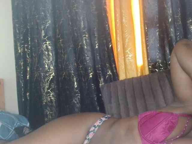 Sexxy-pretty24 webcam