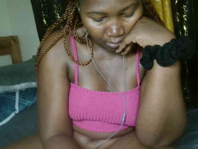 Sexxy-pretty24 webcam