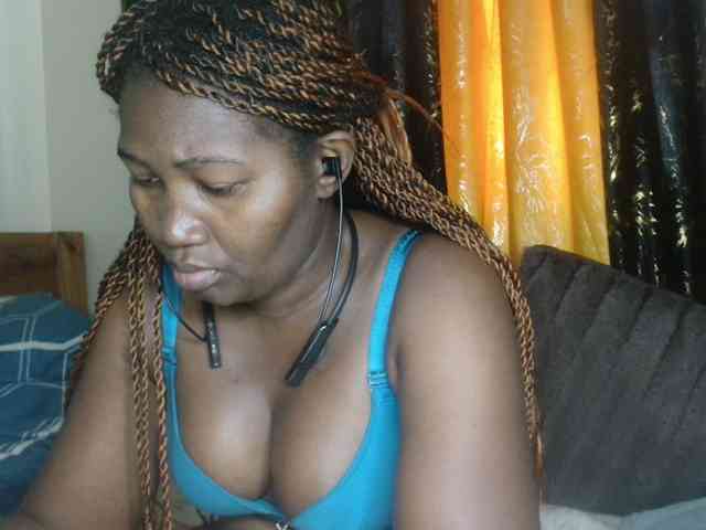 Sexxy-pretty24 webcam