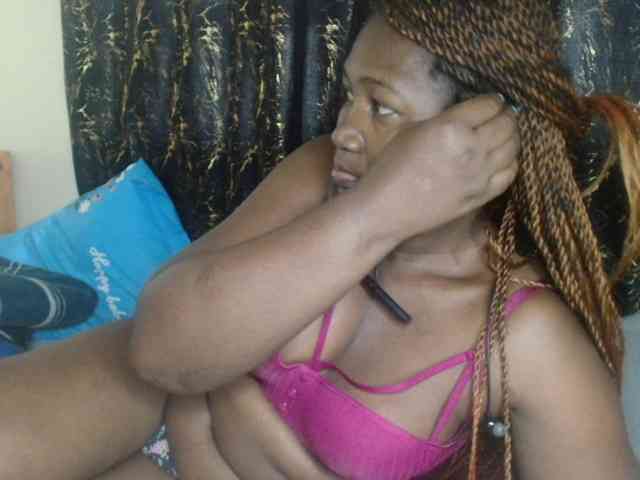 Sexxy-pretty24 webcam