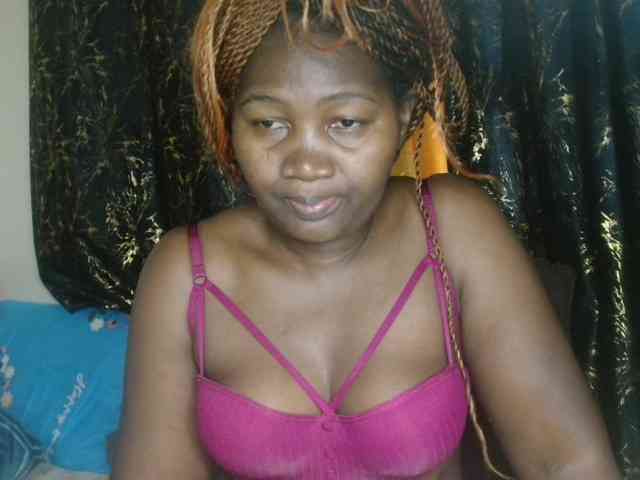 Sexxy-pretty24 webcam