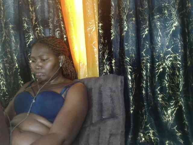 Sexxy-pretty24 webcam