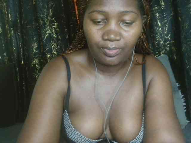 Sexxy-pretty24 webcam
