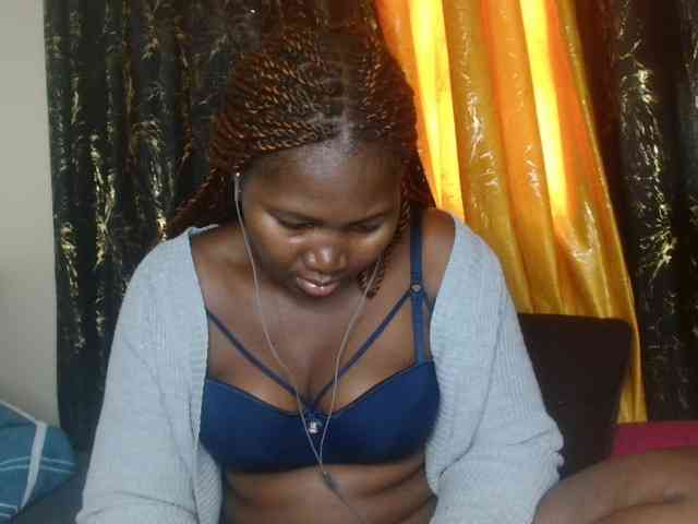 Sexxy-pretty24 webcam