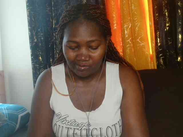 Sexxy-pretty24 webcam