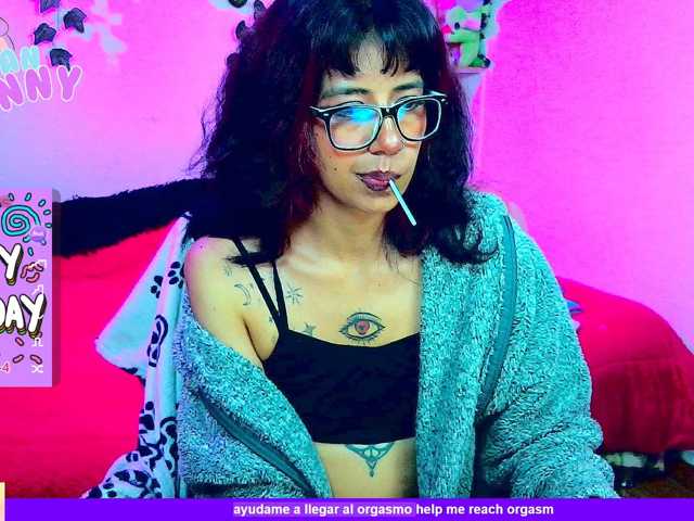 roxanbunny, live now on BongaCams