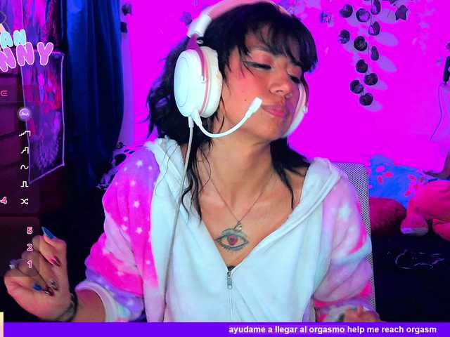 roxanbunny live cam on BongaCams