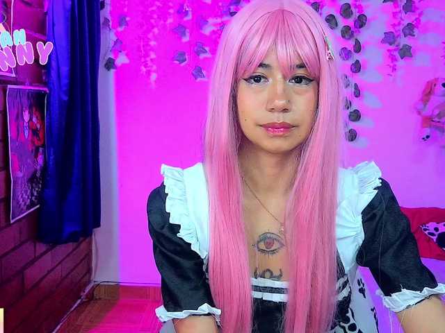 le modèle roxanbunny est en webcam porno dans un show sur le site bongacams, il possède les tags suivants: Latino/Hispanic,Brunette,Shaved