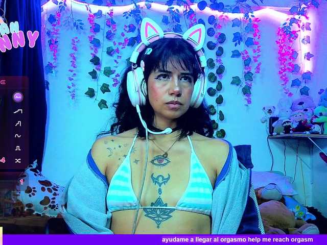 roxanbunny live cam on BongaCams