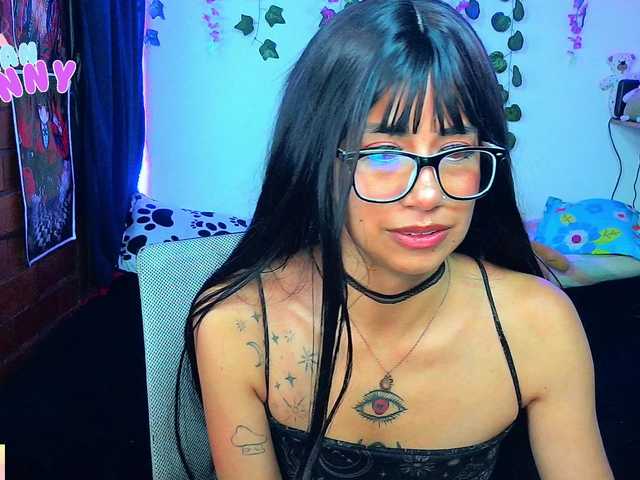 roxanbunny live cam on BongaCams