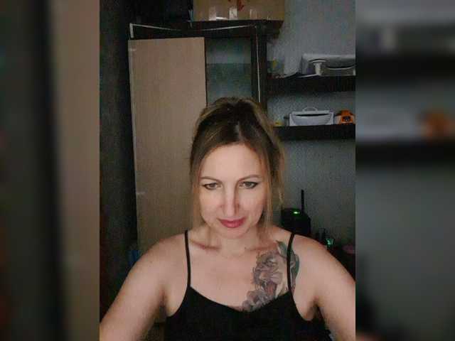 Nushka1939 live cam on BongaCams