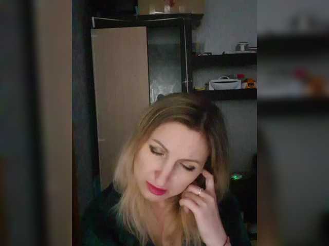 Nushka1939 live cam on BongaCams