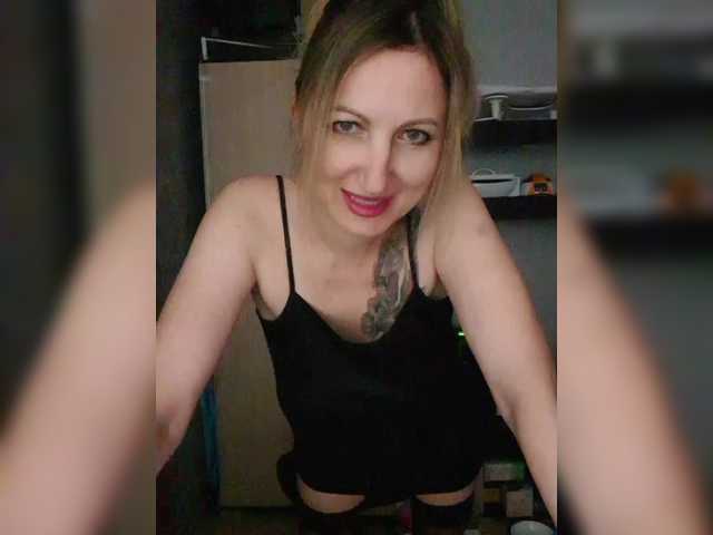 Nushka1939 live cam on BongaCams