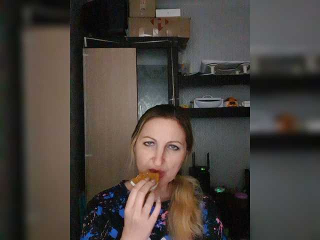 Nushka1939 live cam on BongaCams
