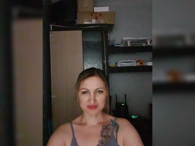 Nushka1939 live cam on BongaCams
