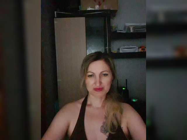 Nushka1939 live cam on BongaCams