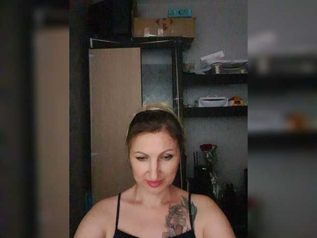 Nushka1939 live cam on BongaCams