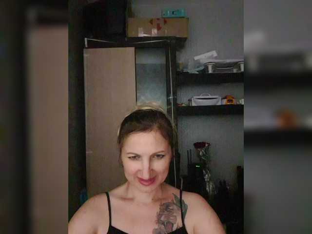 Nushka1939 live cam