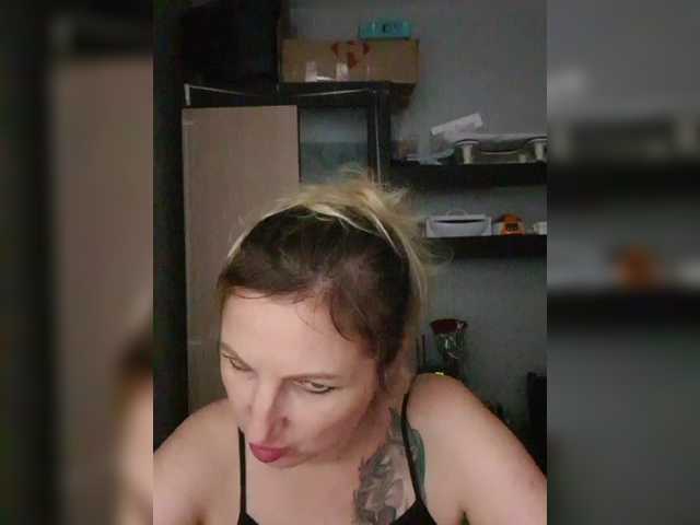 Nushka1939 live cam on BongaCams