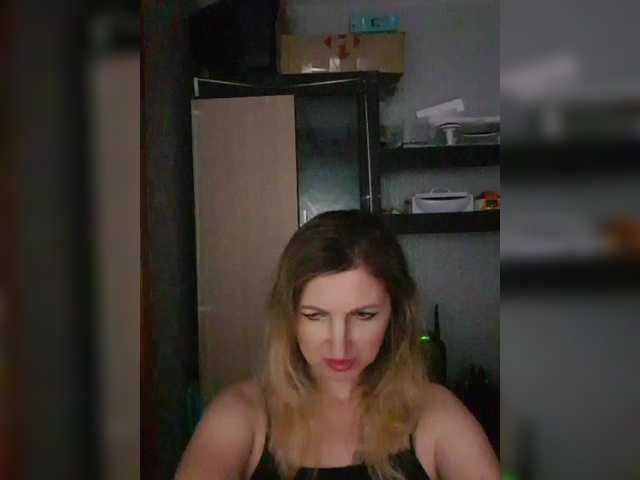Nushka1939 live cam on BongaCams