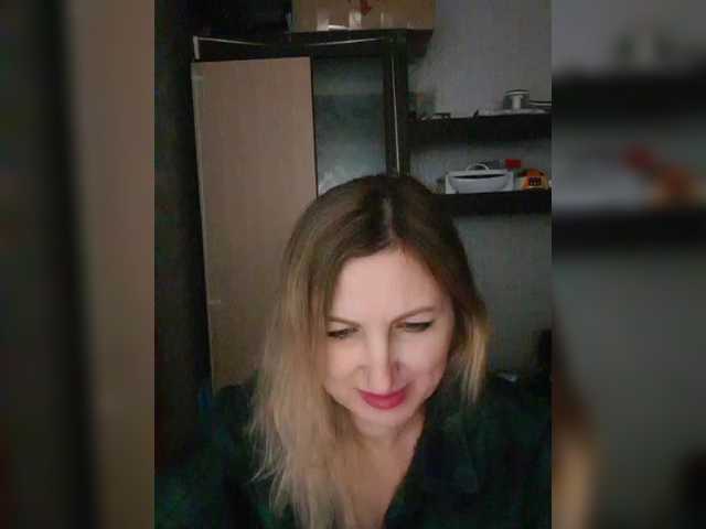 Nushka1939 live cam on BongaCams