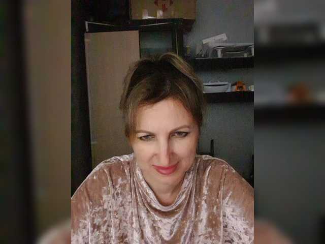 Nushka1939 live cam on BongaCams
