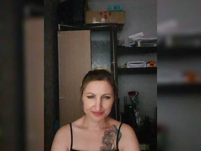 Nushka1939 live cam on BongaCams